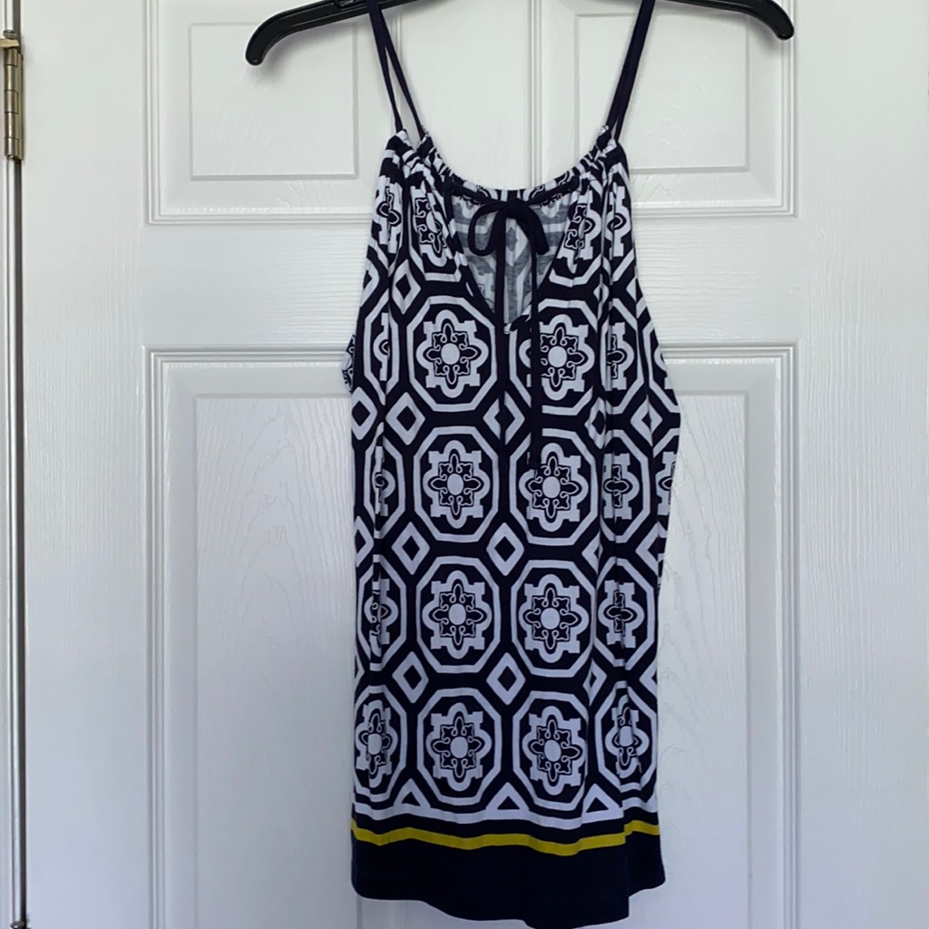 Ladies Top Unsure Of Brand
